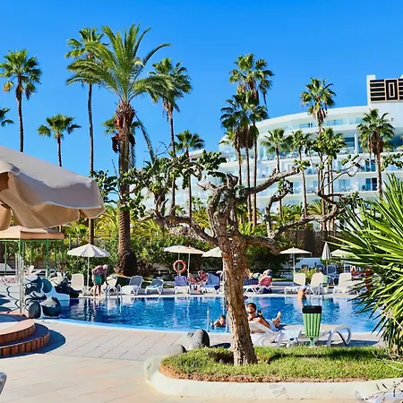 Апартаменти Duque Beachfront Elite