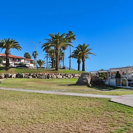 Duque Beachfront Elite Апартаменти