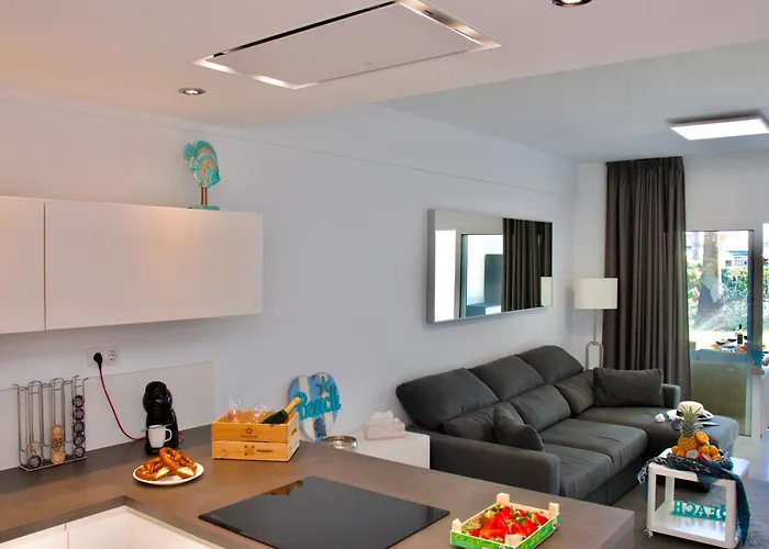 Апартаменти Duque Beachfront Elite Адехе