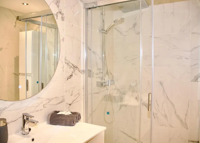 Duque Beachfront Elite Адехе