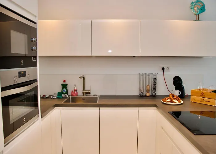 Апартаменти Duque Beachfront Elite Адехе