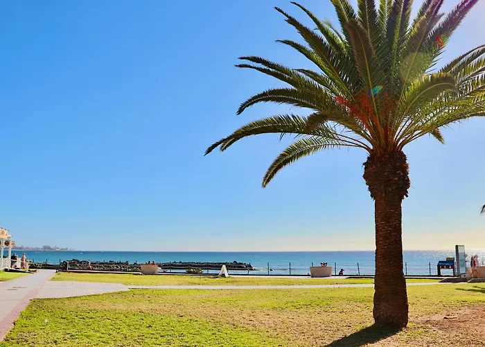 Duque Beachfront Elite Апартаменти