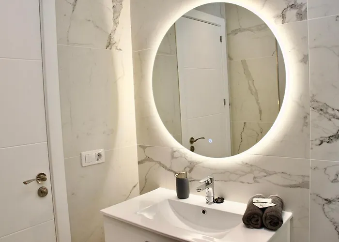 Апартаменти Duque Beachfront Elite Адехе