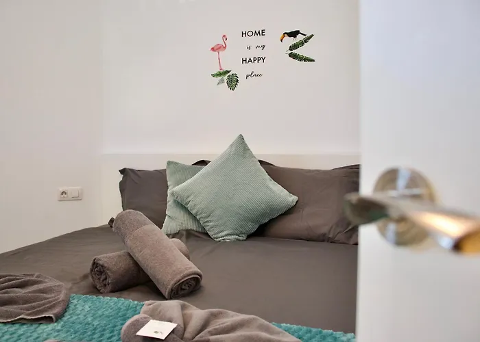 Duque Beachfront Elite Апартаменти