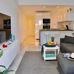 Duque Beachfront Elite 公寓 阿德耶