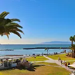 Duque Beachfront Elite 阿德耶