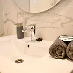 Duque Beachfront Elite 公寓 阿德耶